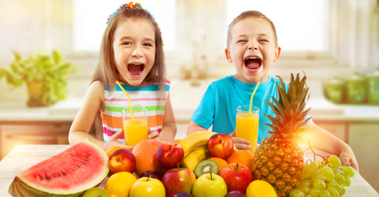 kids eating healthy fruits 